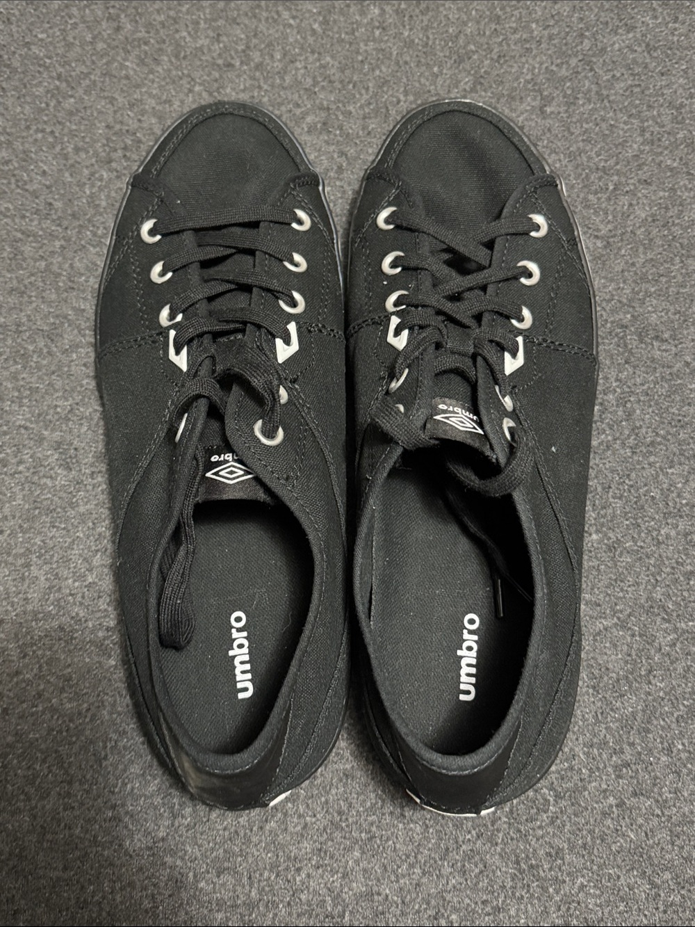 Umbro Size 13 Black Milton Canvas-A Sneakers